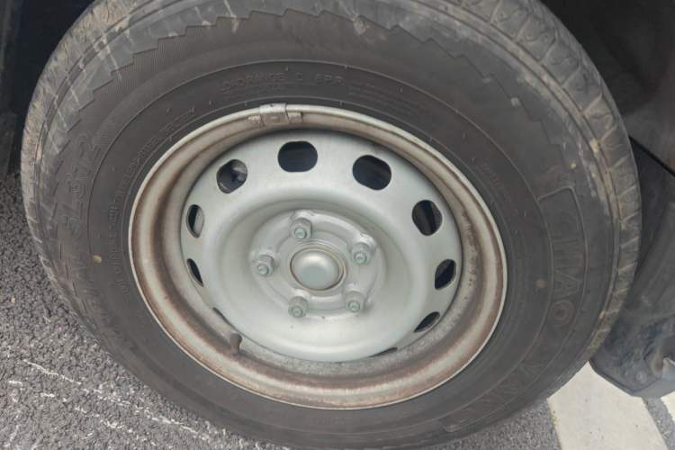 Used Farizon Xingxiang V 2023 V6E Ningde Times 41.86kWh Value Edition Right Front Wheel Hub