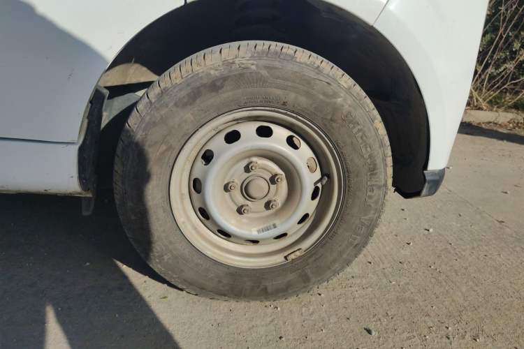 Used Farizon Xingxiang V 2023 V6E Ningde Times 41.86kWh Value Edition Right Front Wheel Hub