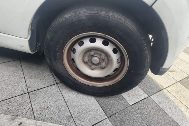 Used Farizon Xingxiang V 2023 V6E Guoxuan Hi-Tech 38.7 kWh Value Edition Right Front Wheel Hub