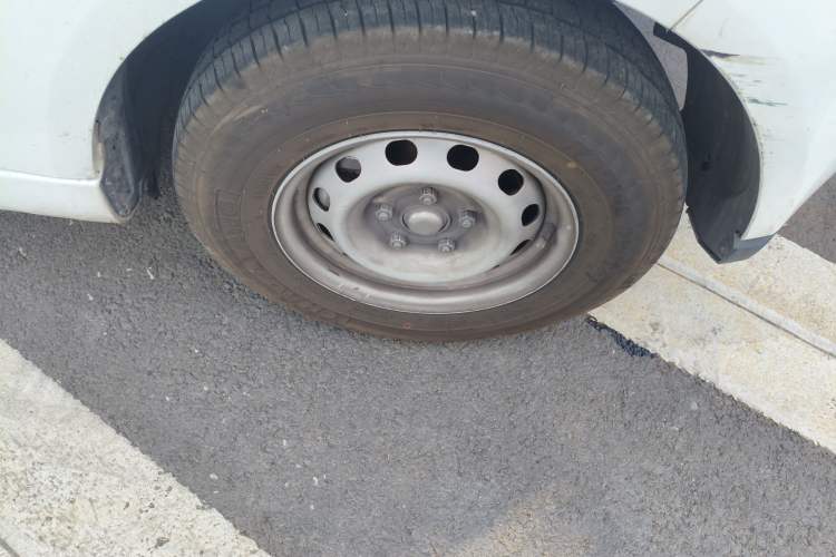 Used Farizon Xingxiang V 2023 V6E Ningde Times 41.86kWh Value Edition Right Front Wheel Hub