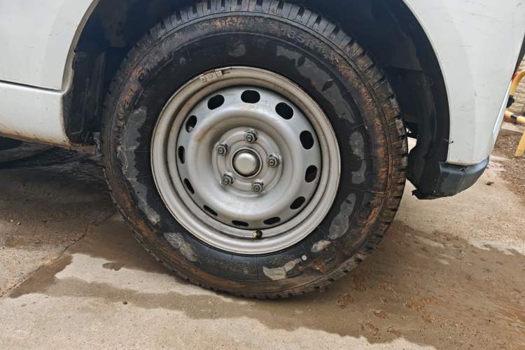 Used Farizon Xingxiang V 2023 V6E Ningde Times 41.86kWh Value Edition Right Front Wheel Hub