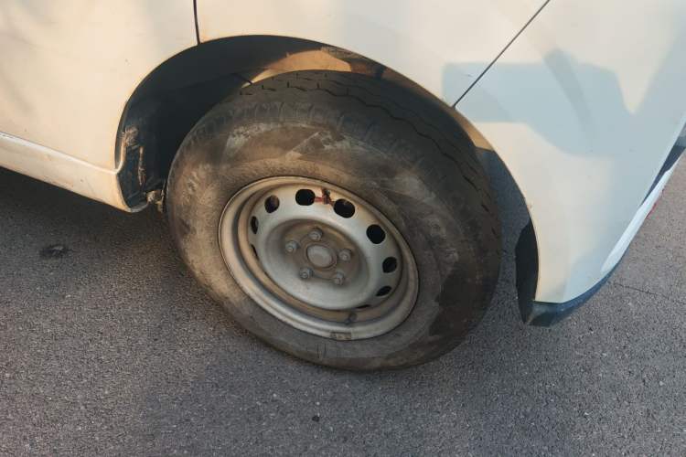 Used Farizon Xingxiang V 2023 V5E Guoxuan High-Tech 38.7 kWh Value Edition Right Front Wheel Hub