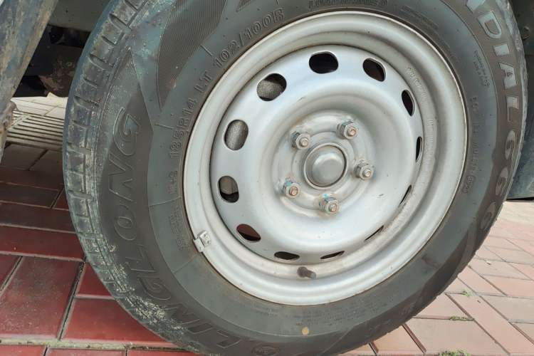 Used Farizon Xingxiang V 2023 V6E Ningde Times 38.64 kWh Value Edition Right Front Wheel Hub