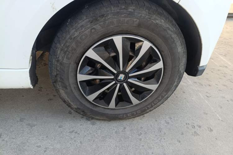 Used Farizon Xingxiang V 2023 V6E Guoxuan Hi-Tech 41.93 kWh Value Edition Right Front Wheel Hub