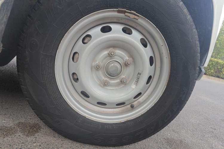 Used Farizon Xingxiang V 2023 V6E Guoxuan Hi-Tech 38.7 kWh Value Edition Right Front Wheel Hub