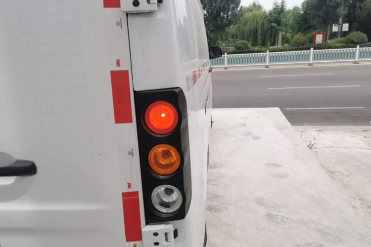 Used Farizon Xingxiang V 2023 V6E Zhonghang Lithium Battery 38.64kWh Value Edition Right Rear Taillight