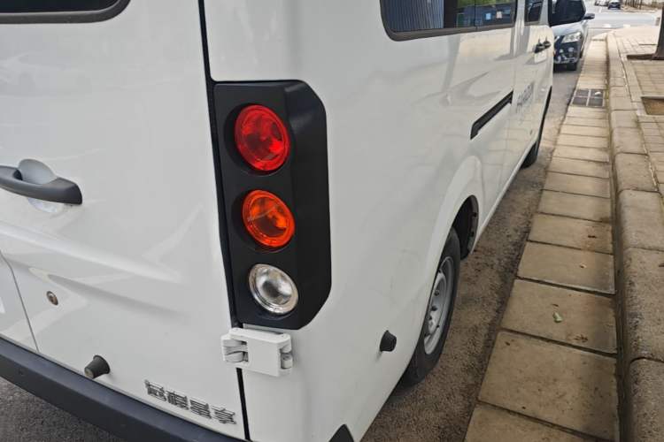 Used Farizon Xingxiang V 2023 V6E Guoxuan Hi-Tech 41.93 kWh Value Edition Right Rear Taillight