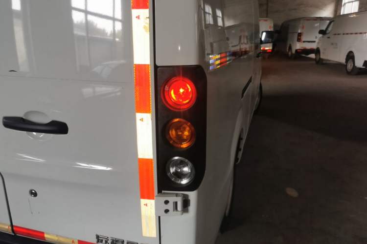 Used Farizon Xingxiang V 2023 V6E Zhonghang Lithium Battery 38.64kWh Value Edition Right Rear Taillight