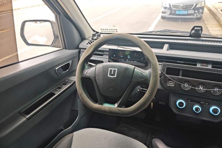 Used Farizon Xingxiang V 2023 V6E Guoxuan Hi-Tech 41.93 kWh Value Edition Steering Wheel