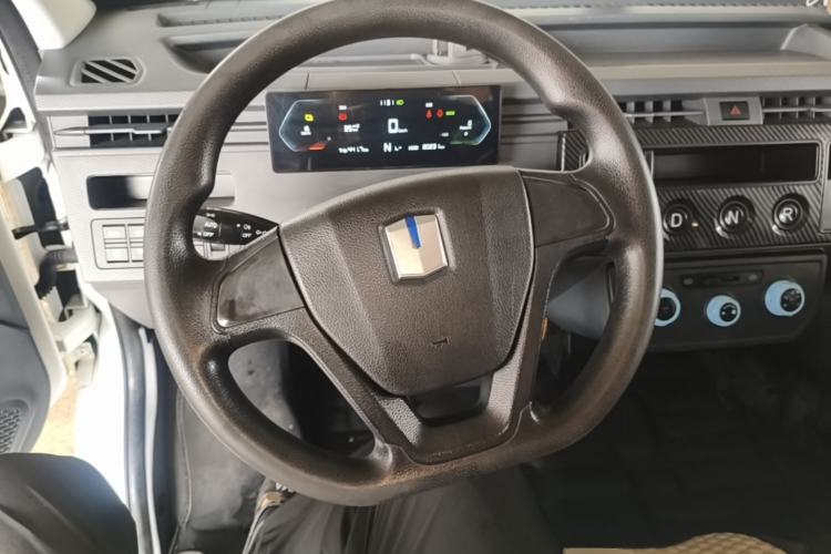 Used Farizon Xingxiang V 2023 V6E PLUS Ningde Era 41.86kWh 3rd-Generation Battery Pack – Value Edition Steering Wheel