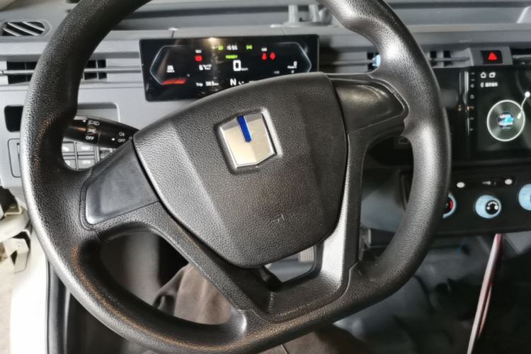 Used Farizon Xingxiang V 2023 V6E Zhonghang Lithium Battery 38.64kWh Value Edition Steering Wheel
