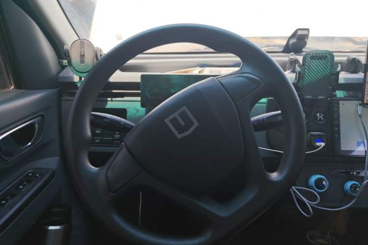 Used Farizon Xingxiang V 2023 V6E Guoxuan 41.93 kWh Feature Edition JHC6480BEV51 Steering Wheel