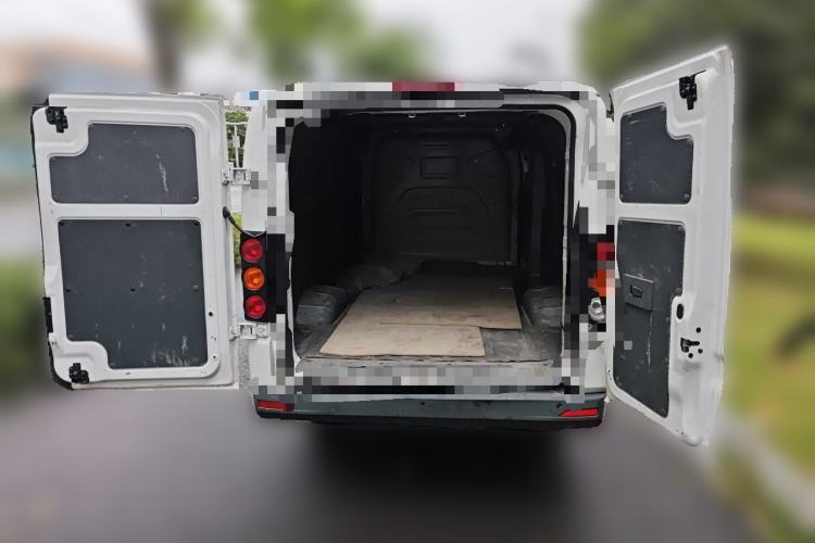 Used Farizon Xingxiang V 2023 V6E Zhonghang Lithium Battery 38.64kWh Value Edition Trunk