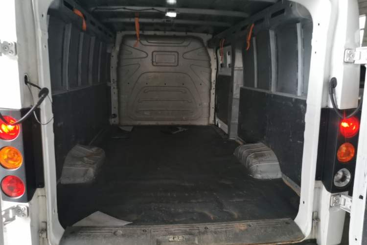 Used Farizon Xingxiang V 2023 V6E Zhonghang Lithium Battery 38.64kWh Value Edition Trunk