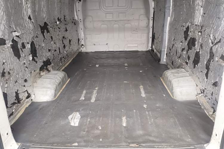 Used Farizon Xingxiang V 2023 V6E PLUS Ningde Era 41.86kWh 3rd-Generation Battery Pack – Value Edition Trunk
