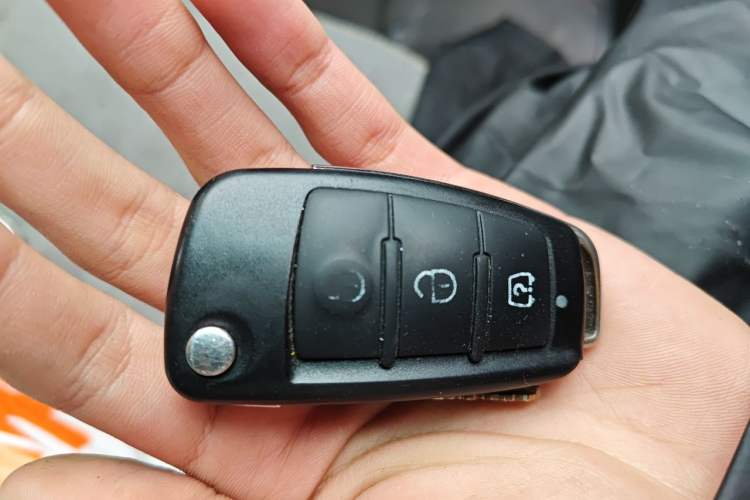 Used Farizon Xingxiang V 2023 V6E Zhonghang Lithium Battery 38.64kWh Value Edition Vehicle Key