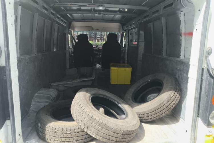 Used Farizon Xingxiang V 2023 V6E Ningde Times 41.86kWh Value Edition Trunk