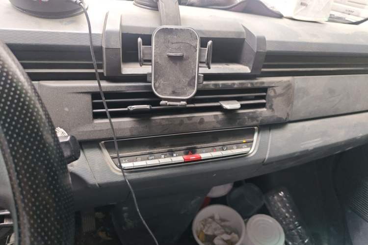 Used Farizon Xingxiang V 2024 Star Enjoy V6E Feature Edition Zhixin 46.08 kWh Audio And AC Panel