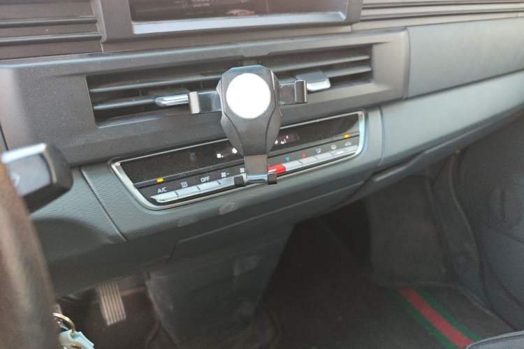Used Farizon Xingxiang V 2024 Star Enjoy V6E Feature Edition Zhixin 46.08 kWh Audio And AC Panel