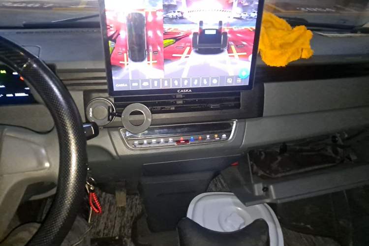 Used Farizon Xingxiang V 2024 Star Enjoy V6E Feature Edition Zhixin 46.08 kWh Audio And AC Panel