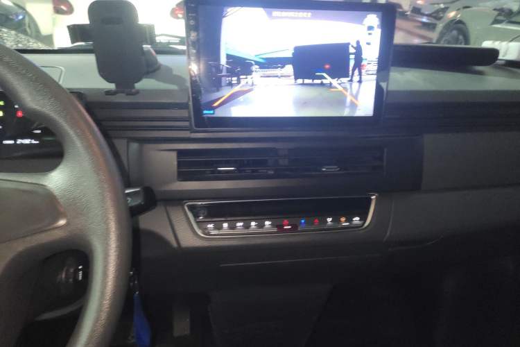 Used Farizon Xingxiang V 2024 Star Enjoy V6E Feature Edition Zhixin 46.08 kWh Audio And AC Panel