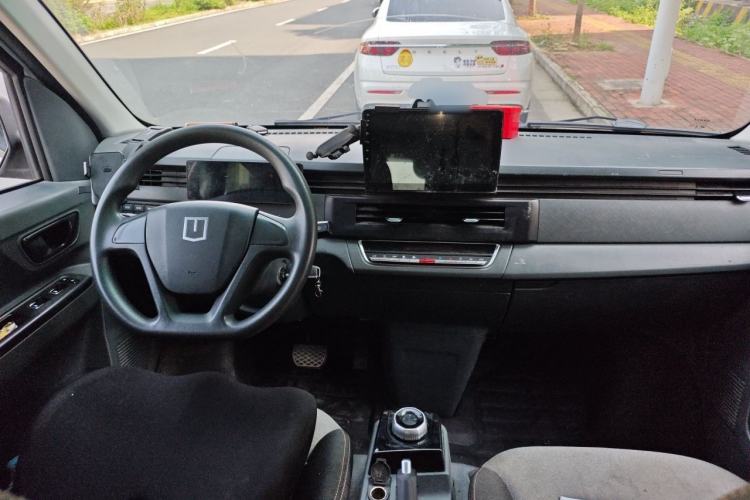 Used Farizon Xingxiang V 2024 Star Enjoy V6E Feature Edition with CATL 41.86 kWh Center Console