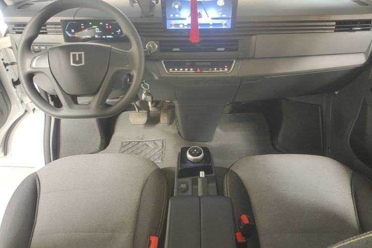 Used Farizon Xingxiang V 2024 Star Enjoy V6E Feature Edition Zhixin 46.08 kWh Center Console