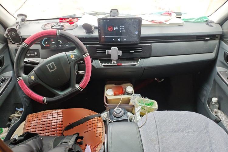 Used Farizon Xingxiang V 2024 Star Enjoy V6E Feature Edition Zhixin 46.08 kWh Center Console