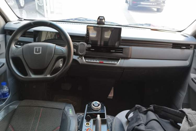 Used Farizon Xingxiang V 2024 Star Enjoy V6E Feature Edition Zhixin 46.08 kWh Center Console