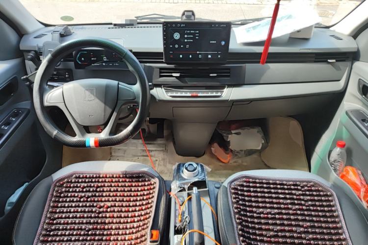 Used Farizon Xingxiang V 2024 Star Enjoy V6E Feature Edition with CATL 41.86 kWh Center Console