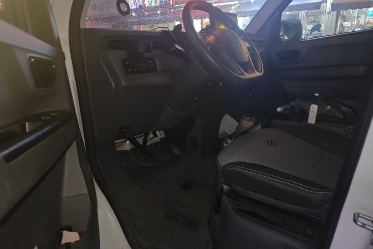 Used Farizon Xingxiang V 2024 Star Enjoy V6E Feature Edition Zhixin 46.08 kWh Driver Seat