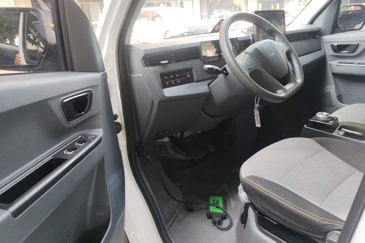 Used Farizon Xingxiang V 2024 Star Enjoy V6E Feature Edition Zhixin 46.08 kWh Driver Seat