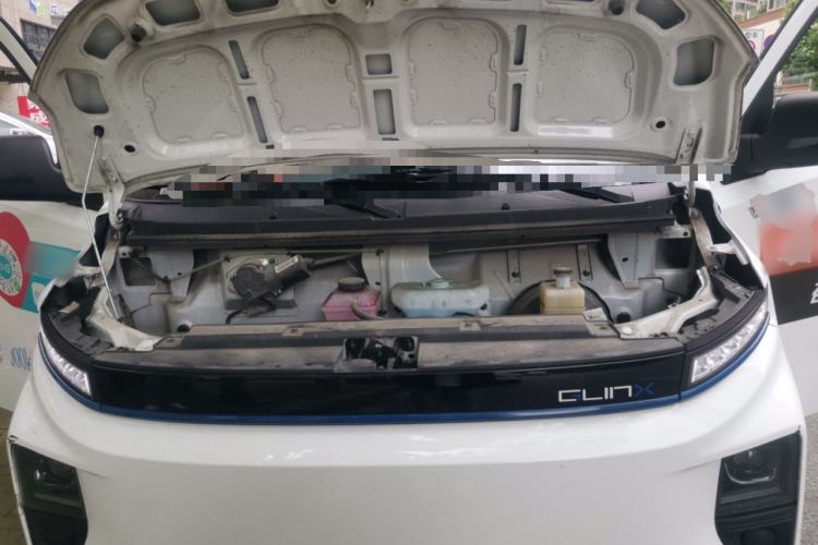Used Farizon Xingxiang V  Engine Bay