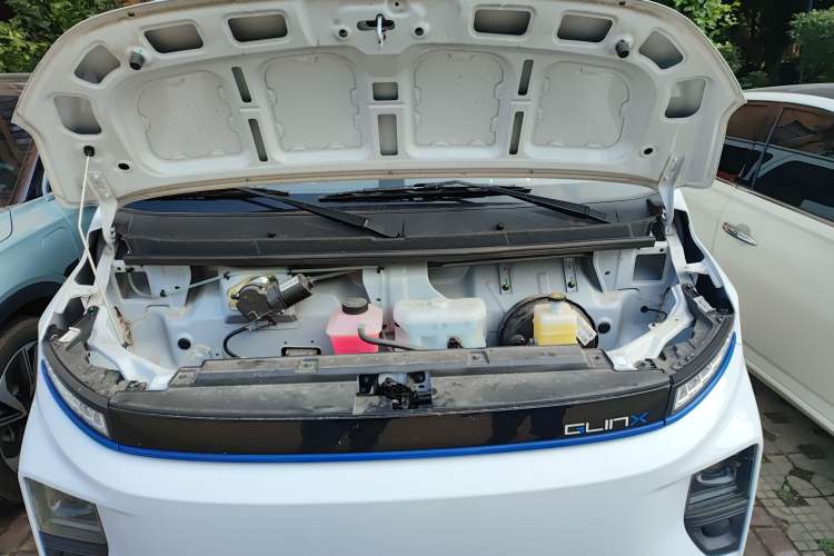 Used Farizon Xingxiang V 2024 Star Enjoy V6E Feature Edition with CATL 41.86 kWh Engine Bay