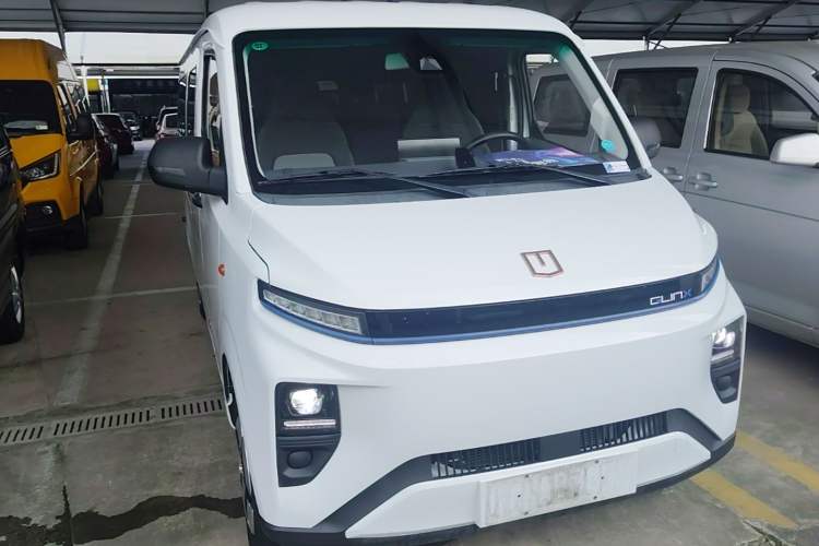 Used Farizon Xingxiang V 2024 Star Enjoy V6E Feature Edition Zhixin 46.08 kWh Exterior 1