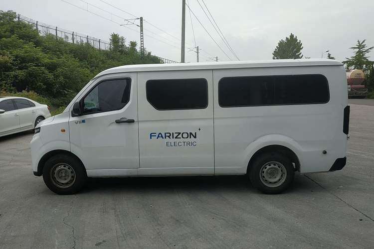 Used Farizon Xingxiang V 2024 Star Enjoy V6E Feature Edition Zhixin 46.08 kWh Exterior 3
