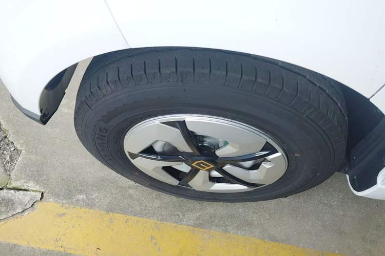 Used Farizon Xingxiang V 2024 Star Enjoy V6E Feature Edition Zhixin 46.08 kWh Exterior 4
