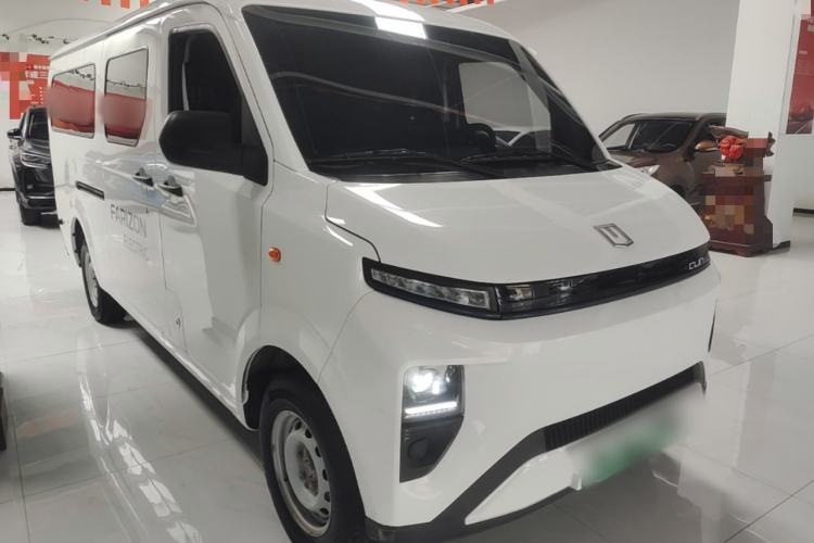 Used Farizon Xingxiang V 2024 Star Enjoy V6E Feature Edition Zhixin 46.08 kWh Front Right 45 Deg