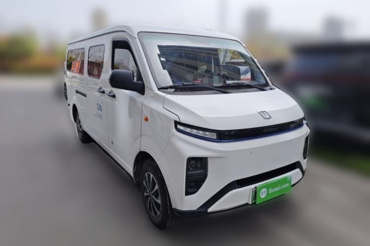 Used Farizon Xingxiang V 2024 Star Enjoy V6E Feature Edition Zhixin 46.08 kWh Front Right 45 Deg