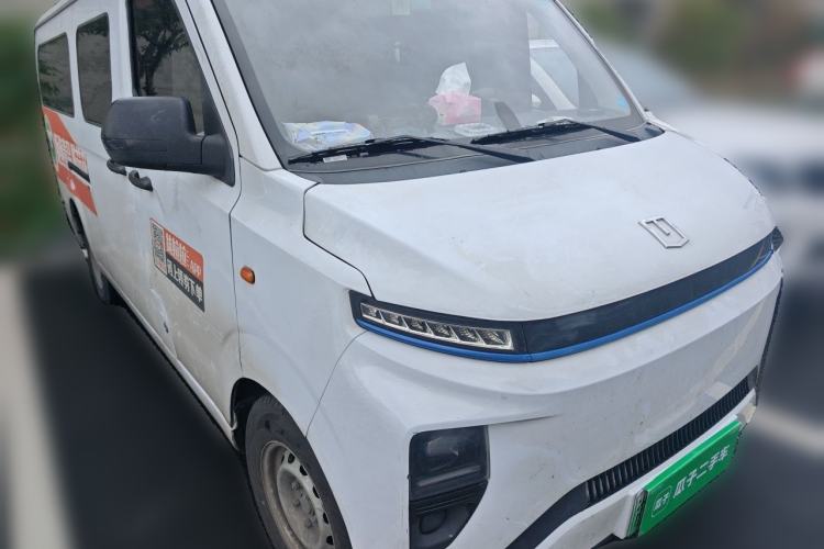 Used Farizon Xingxiang V 2024 Star Enjoy V6E Feature Edition with CATL 41.86 kWh Front Right 45 Deg
