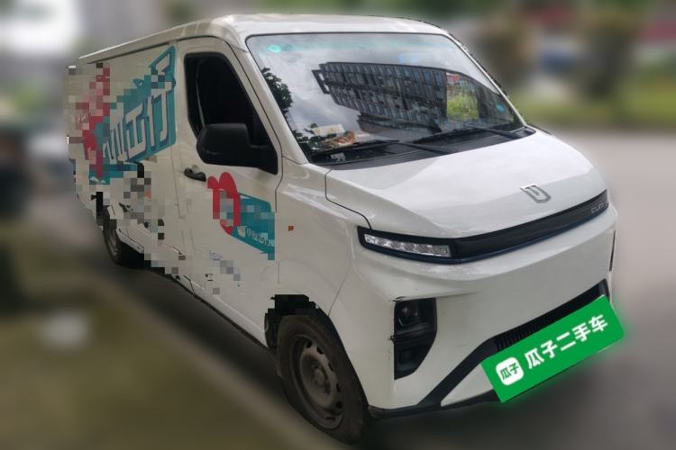 Used Farizon Xingxiang V  Front Right 45 Deg