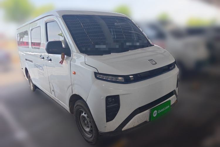 Used Farizon Xingxiang V 2024 Star Enjoy V6E Feature Edition Zhixin 46.08 kWh Front Right 45 Deg