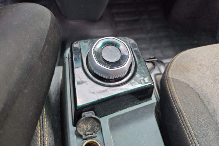 Used Farizon Xingxiang V 2024 Star Enjoy V6E Feature Edition with CATL 41.86 kWh Gear Lever