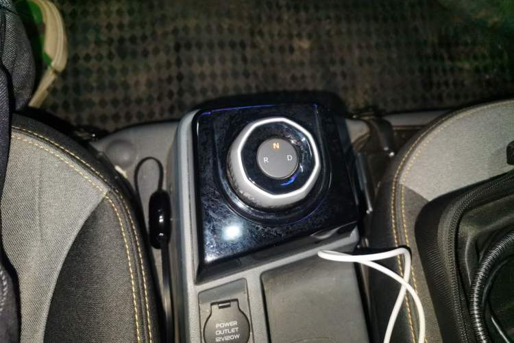 Used Farizon Xingxiang V 2024 Star Enjoy V6E Feature Edition Zhixin 46.08 kWh Gear Lever