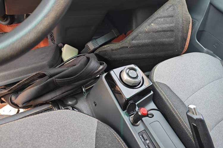 Used Farizon Xingxiang V 2024 Star Enjoy V6E Feature Edition Zhixin 46.08 kWh Gear Lever