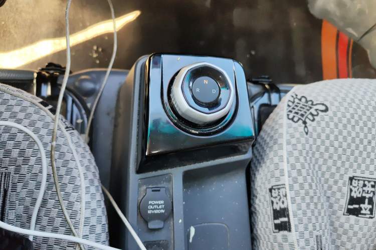 Used Farizon Xingxiang V 2024 Star Enjoy V6E Feature Edition Zhixin 46.08 kWh Gear Lever