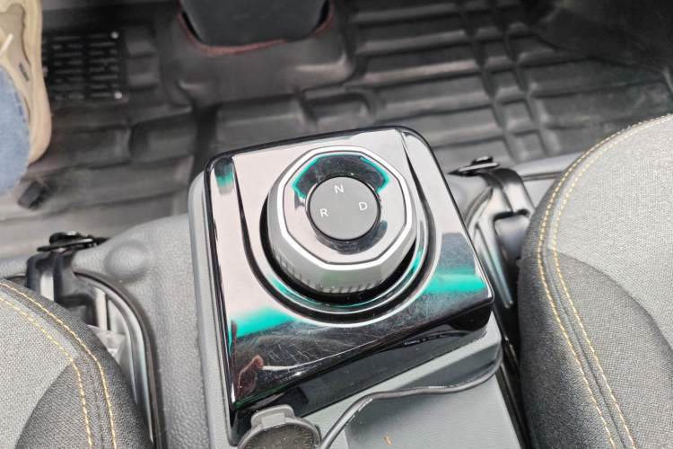 Used Farizon Xingxiang V 2024 Star Enjoy V6E Feature Edition Zhixin 46.08 kWh Gear Lever