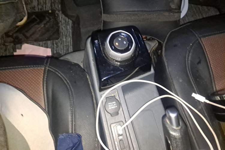 Used Farizon Xingxiang V 2024 Star Enjoy V6E Feature Edition Zhixin 46.08 kWh Gear Lever