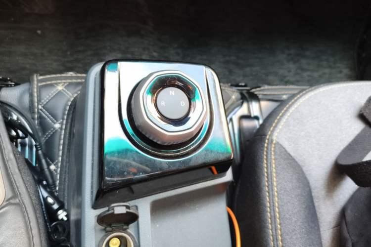 Used Farizon Xingxiang V 2024 Star Enjoy V6E Feature Edition Zhixin 46.08 kWh Gear Lever