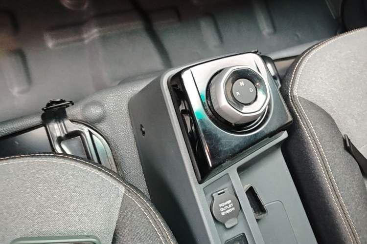 Used Farizon Xingxiang V 2024 Star Enjoy V6E Feature Edition Zhixin 46.08 kWh Gear Lever